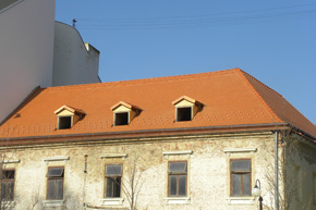 Rekonstrukce střechy domu č. 19 na náměstí ve Valticích